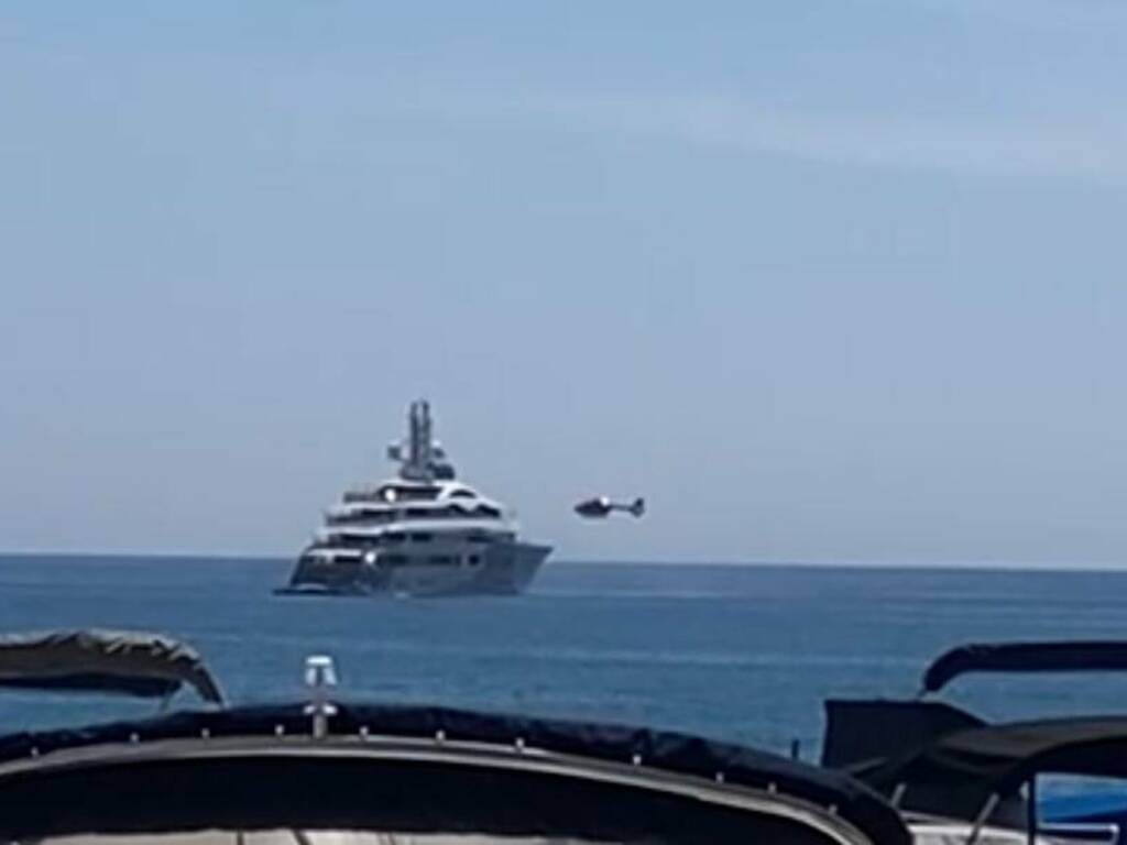 Launchpad, lo yacht di Mark Zuckerberg ormeggiato di fronte a Levanto