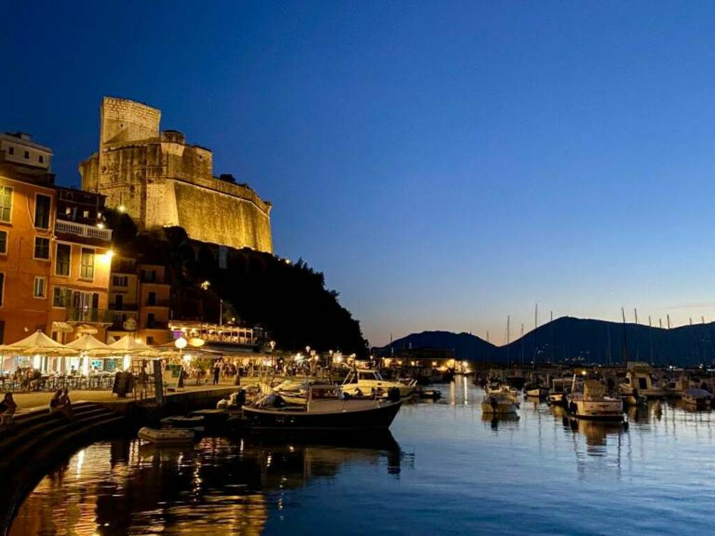 Lerici e il suo castello di notte