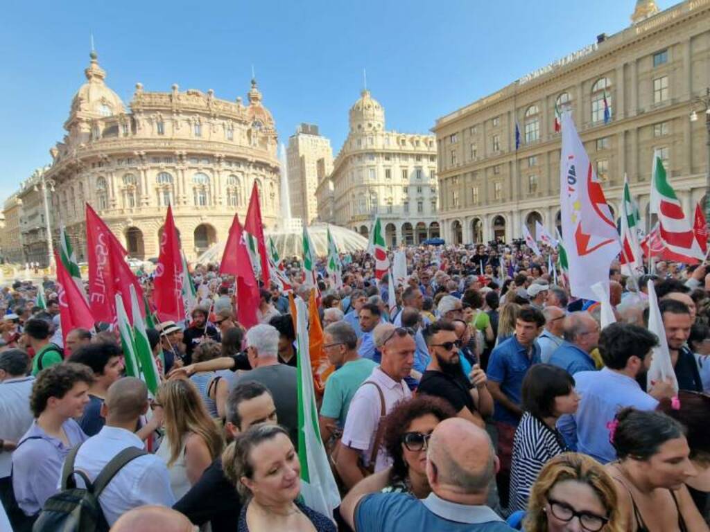 Manifestazione centrosinistra per dimissioni Toti