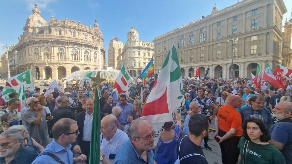 Manifestazione centrosinistra per dimissioni Toti