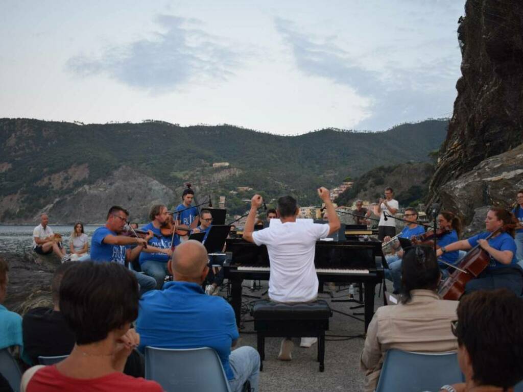 Concerto all'alba a Monterosso