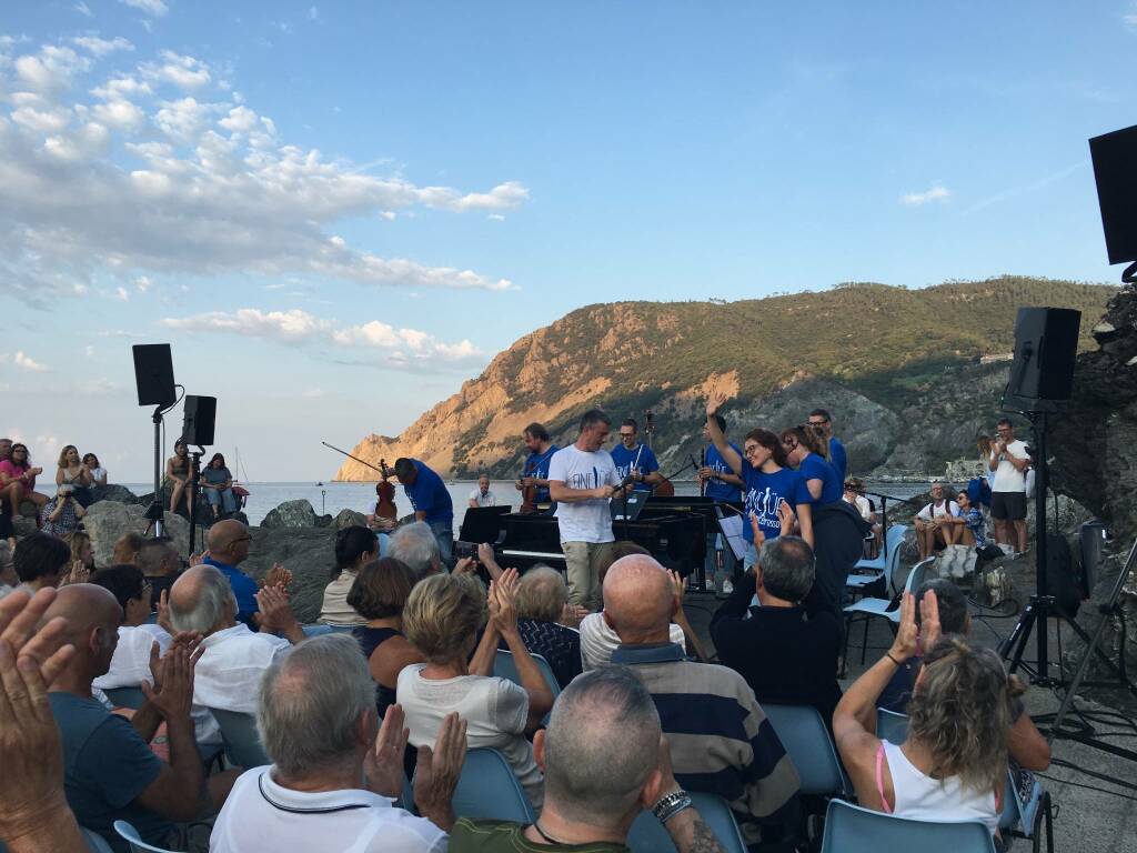 Concerto all'alba a Monterosso