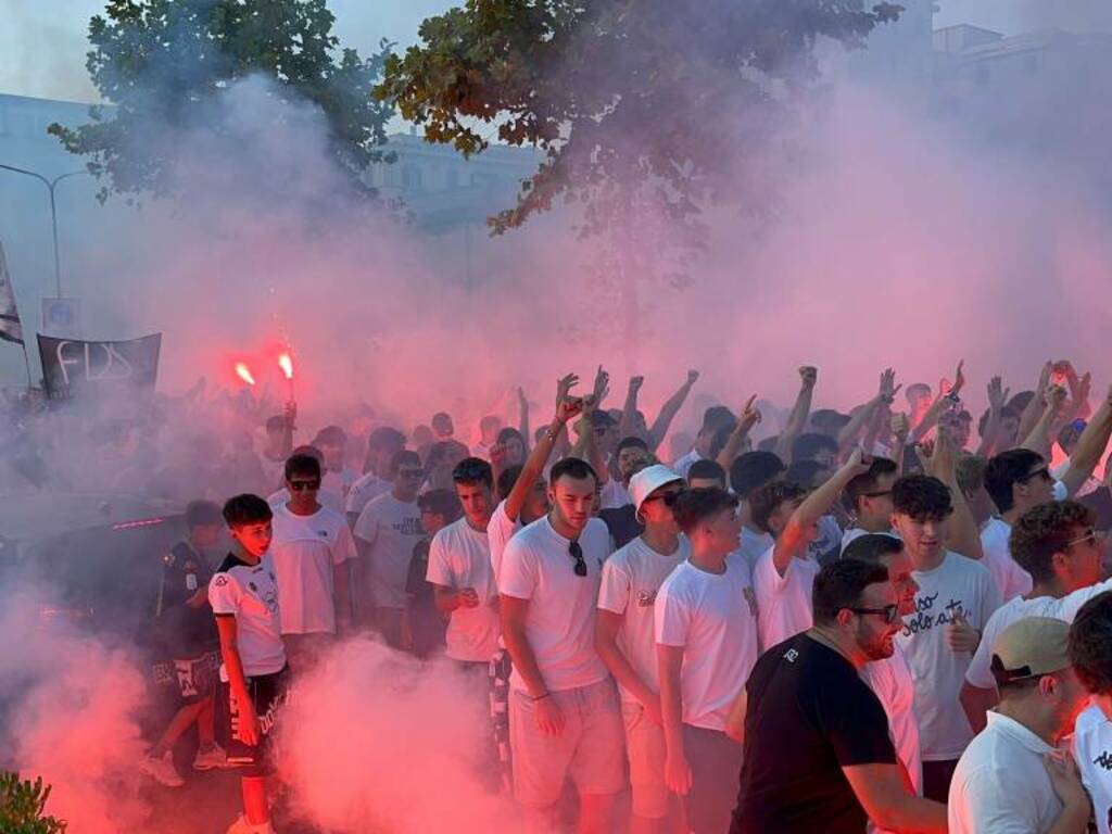 Pubblico prima di Spezia-Frosinone