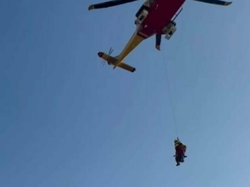 Soccorso a Manarola con elicottero