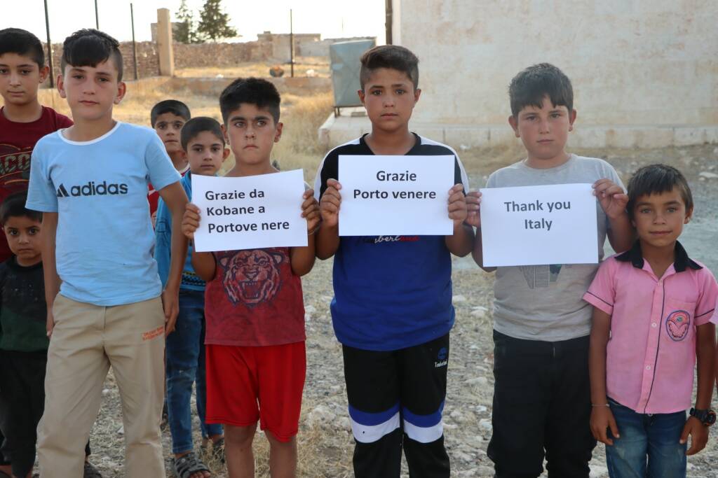 Gli alunni delle scuole di Kobane ringraziano i coetanei spezzini