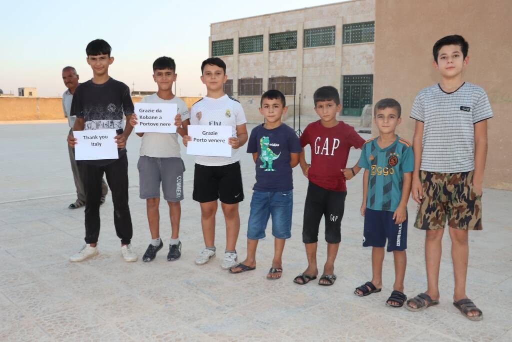 Gli alunni delle scuole di Kobane ringraziano i coetanei spezzini