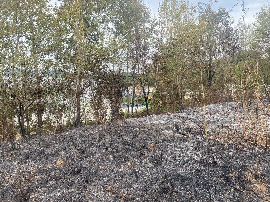 Incendio a Pietralba, collina di Pitelli 