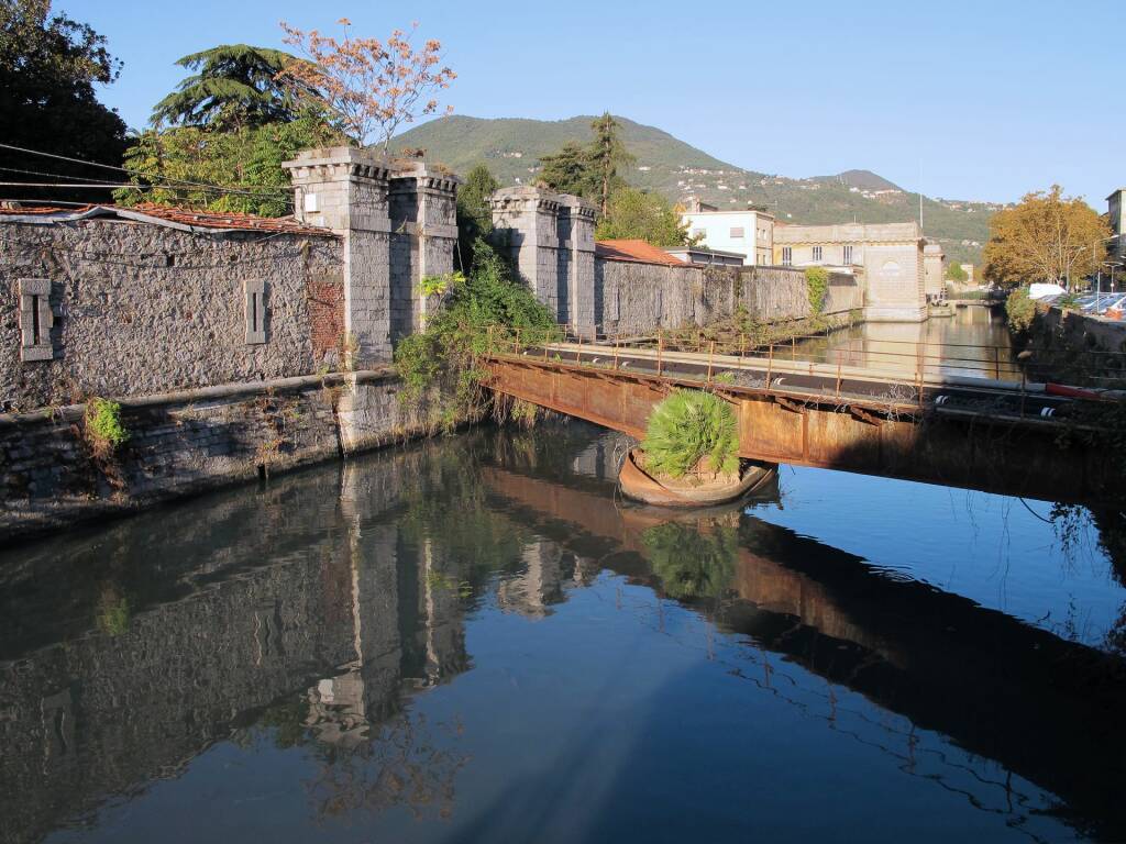 Le mura dell'Arsenale e il Lagora (2011) (foto Giorgio Pagano) 