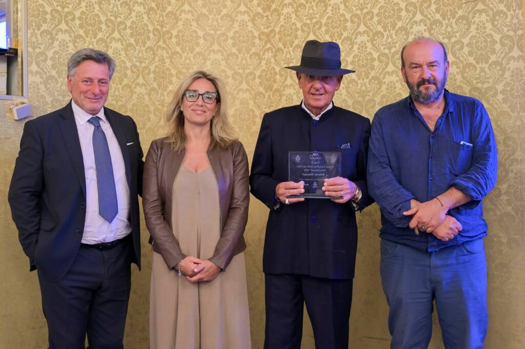 Premio LericiPea “alla carriera” a Roberto Mussapi 